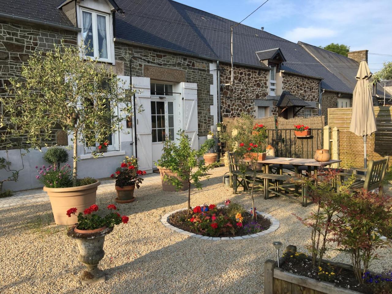 Kirribilli Bed & Breakfast Pleine-Fougères Екстериор снимка