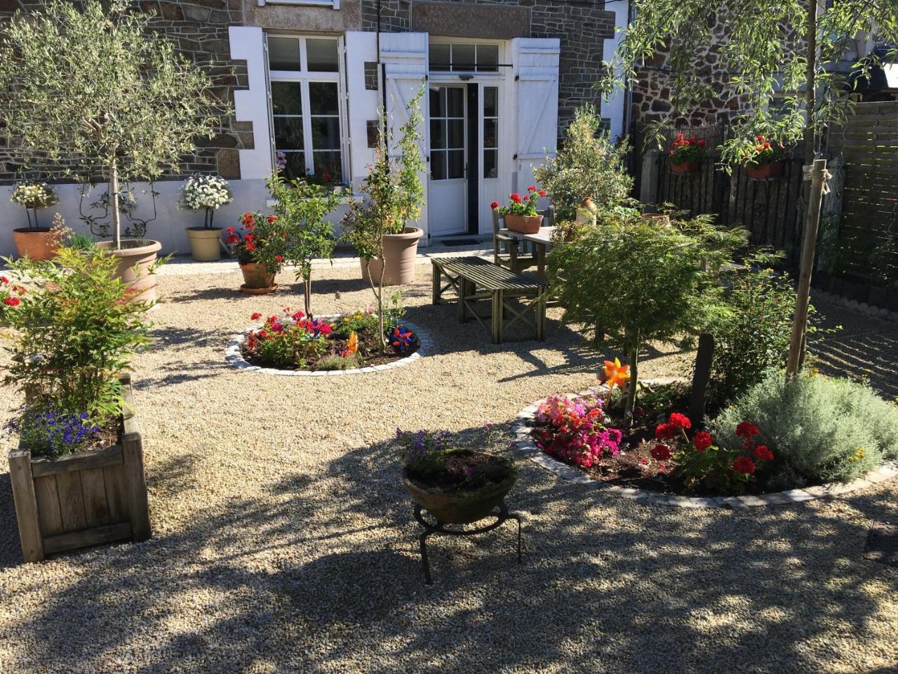 Kirribilli Bed & Breakfast Pleine-Fougères Екстериор снимка